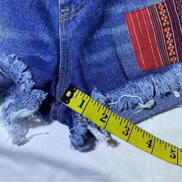 PacSun BULLHEAD Denim Co. Distressed Boho Patchwork Denim Mom Shorts - Picture 4 of 7
